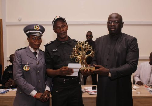 L’Asp Amadou Hamady Tapsirou Diong décoré médaille d’honneur des sapeurs pompiers